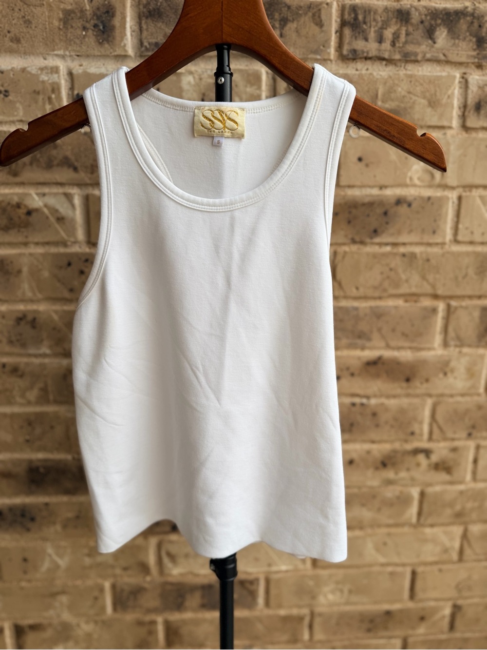 SSYS the label Women's White Racerback Tank - Sleek Everyday Layering size small - Picture 2 of 9